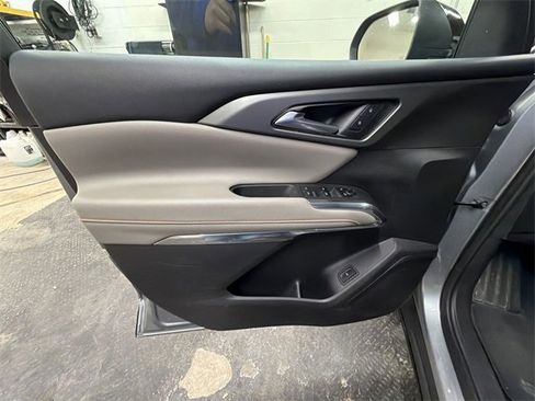 Certified 2025 Chevrolet Traverse LT image 23