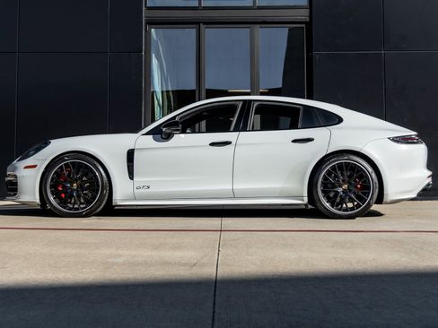 Used 2020 Porsche Panamera GTS image 2