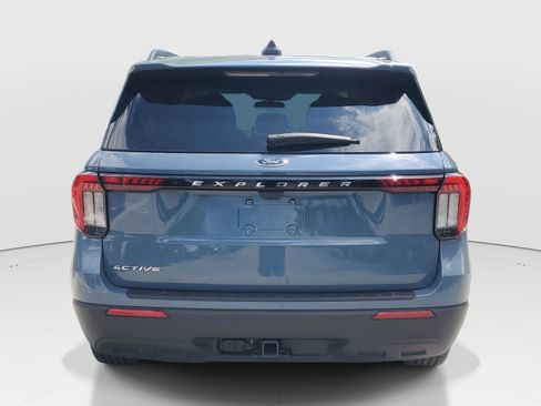 Used 2025 Ford Explorer Active RWD image 4