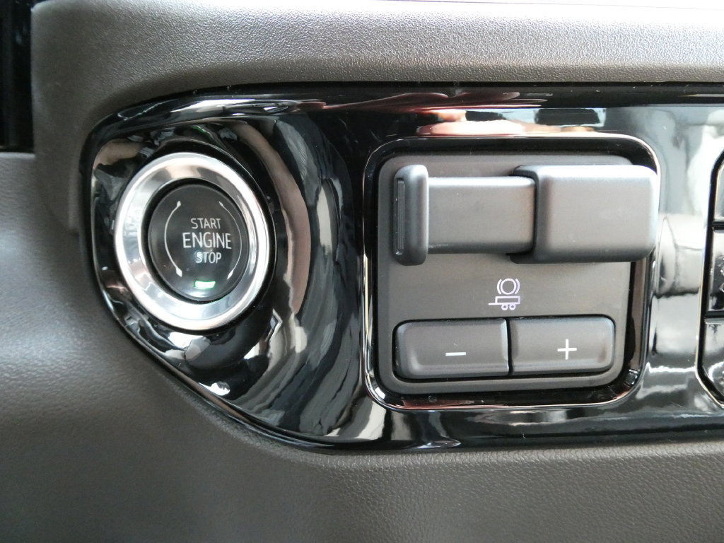 Used 2025 GMC Sierra 2500 SLT AWD/4WD image 30