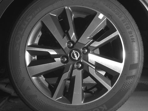 Used 2025 Nissan Versa SV image 14