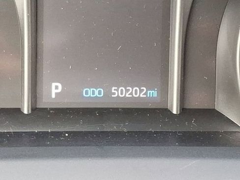 Used 2021 Toyota Venza LE w/ Carpet Mat Package (TMS) AWD/4WD image 18
