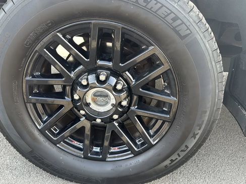 Used 2019 Ford F250 Lariat w/ Lariat Ultimate Package AWD/4WD image 11