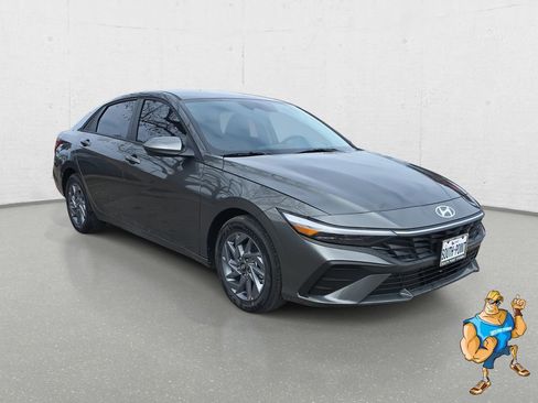 New 2026 Hyundai Elantra Blue image 3