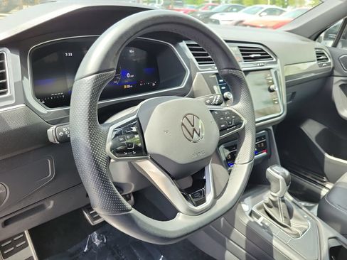 Used 2024 Volkswagen Tiguan SE R-Line FWD image 16