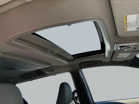Used 2018 Toyota Sienna XLE Premium FWD image 28