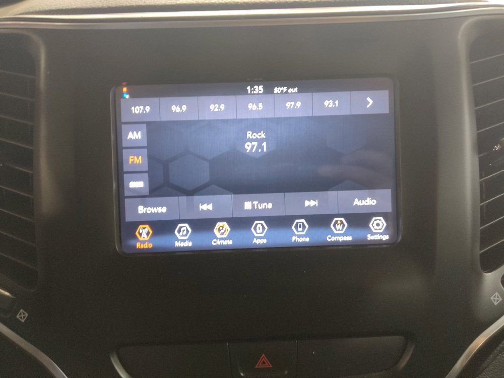 Used 2019 Jeep Cherokee Latitude Plus AWD/4WD image 25