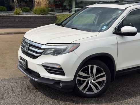 Used 2016 Honda Pilot Elite image 2