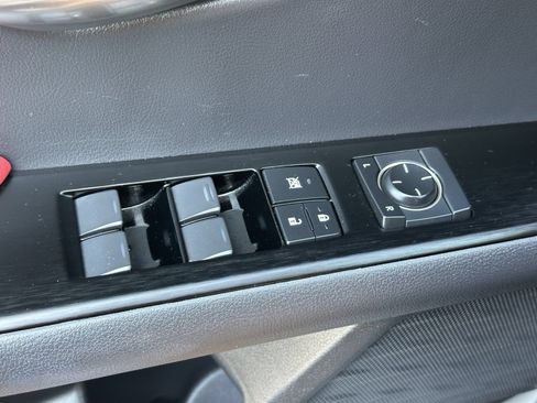 Used 2021 Lexus UX 200 F Sport w/ Accessory Package (Z2) FWD image 12