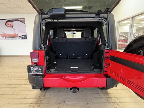 Used 2017 Jeep Wrangler Unlimited Sahara w/ Dual Top Group image 15