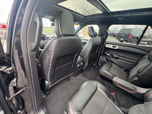 Used 2022 Ford Explorer ST-Line w/ Class IV Trailer Tow Package image 10