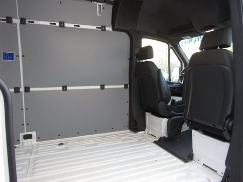 Used 2025 Mercedes-Benz Sprinter 2500 image 17