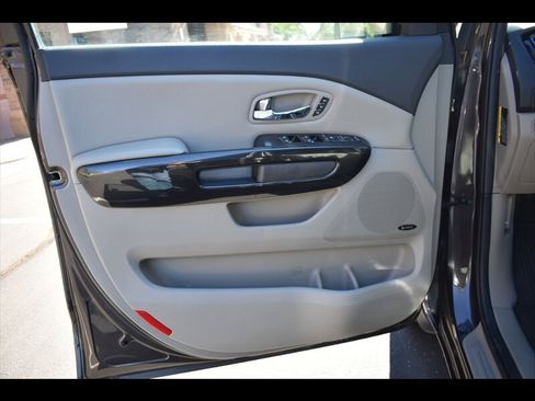Used 2016 Kia Sedona SX image 18