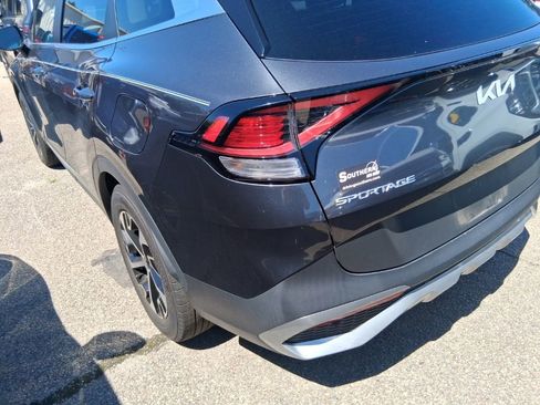 Used 2023 Kia Sportage EX FWD image 10