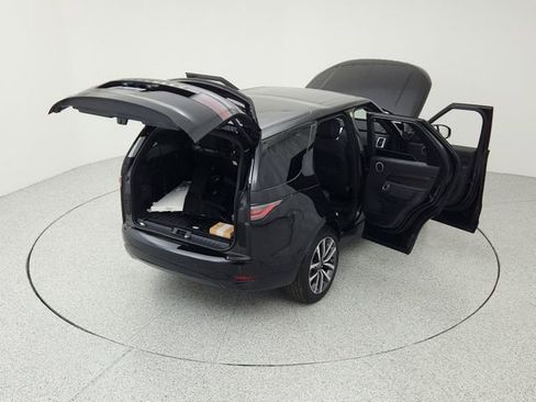 Certified 2024 Land Rover Discovery Dynamic SE image 16