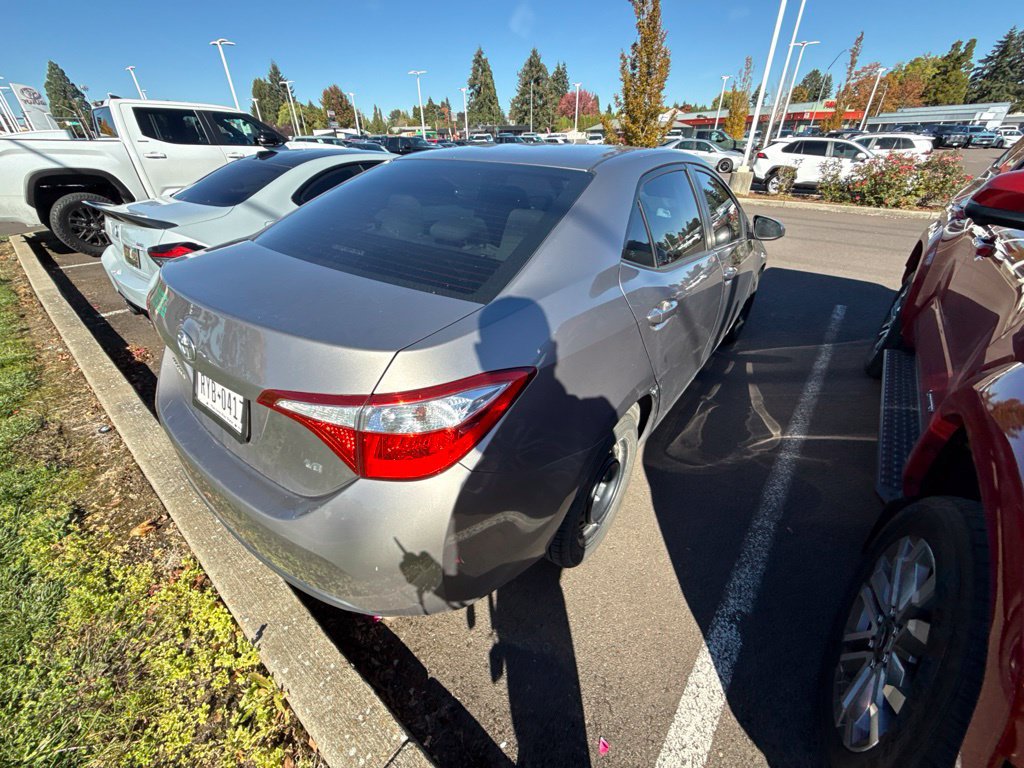 Used 2015 Toyota Corolla LE FWD image 5