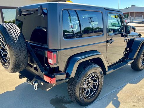 Used 2014 Jeep Wrangler Sahara w/ Connectivity Group AWD/4WD image 7