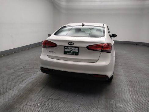 Used 2017 Kia Forte LX FWD image 7