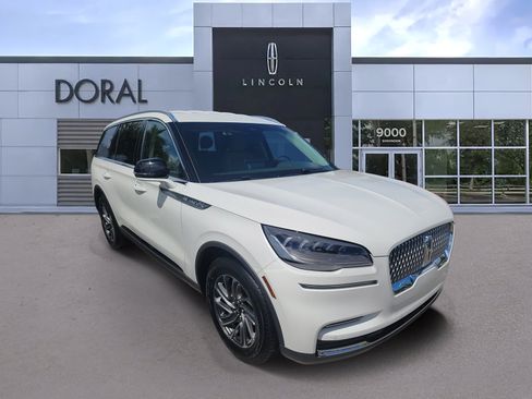 Certified 2024 Lincoln Aviator 2WD image 1