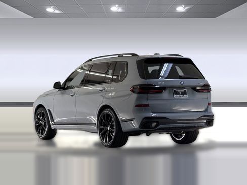 New 2026 BMW X7 xDrive40i w/ Executive Package image 3