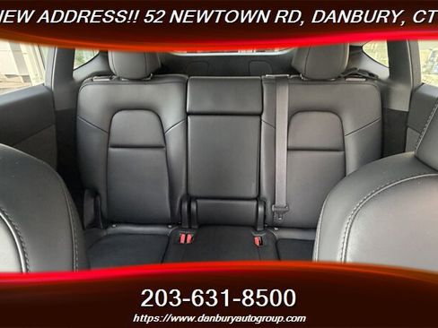 Used 2024 Tesla Model Y 2WD image 23