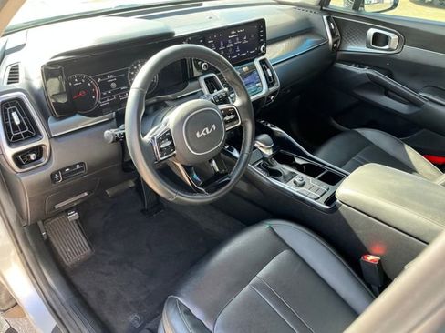Used 2022 Kia Sorento S image 12