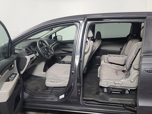 Used 2018 Honda Odyssey EX image 16
