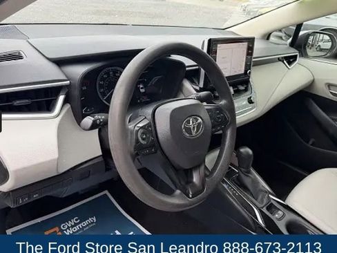Used 2021 Toyota Corolla LE FWD image 9