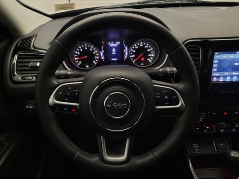Used 2021 Jeep Compass Latitude FWD image 22
