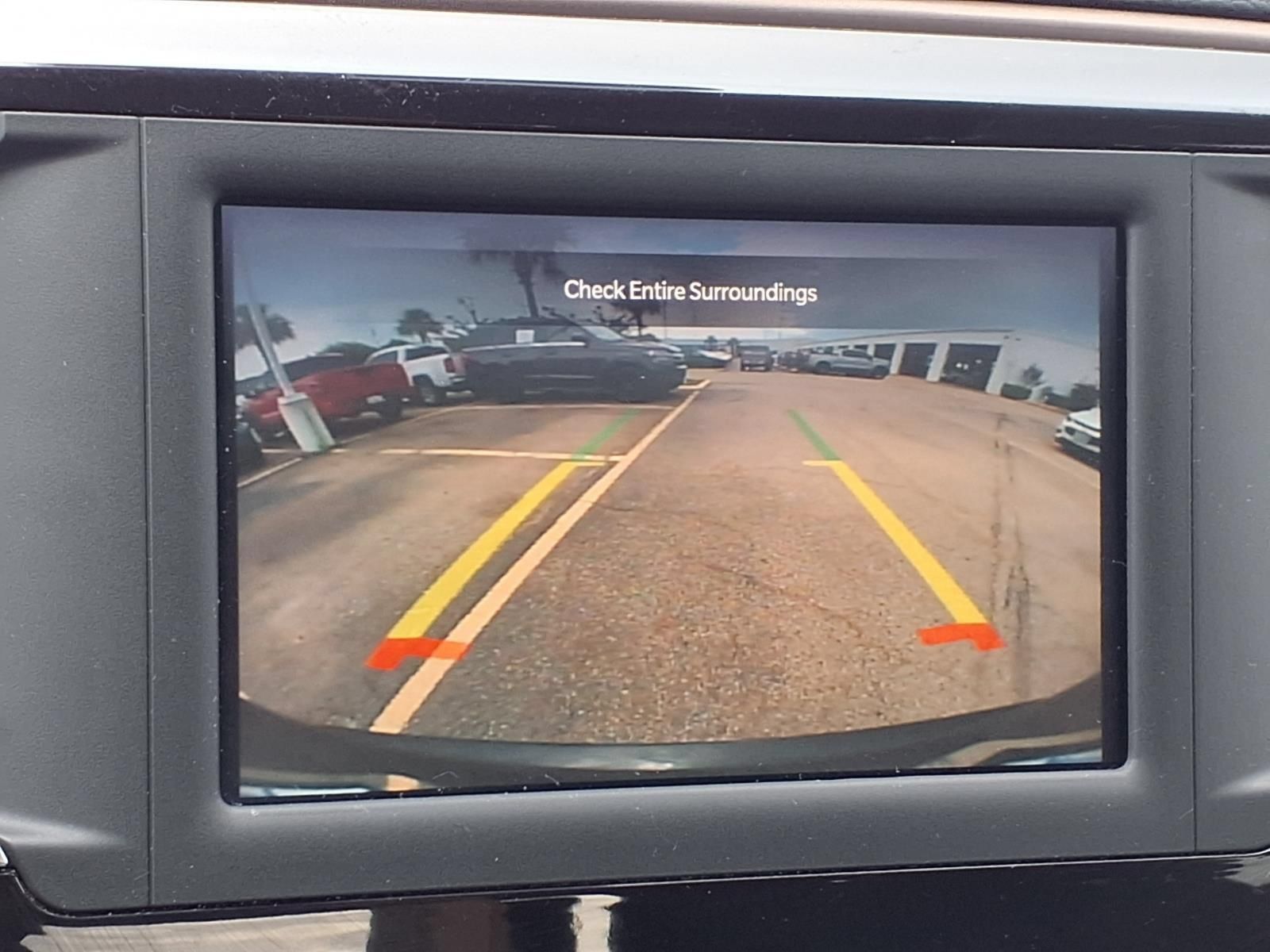 Used 2023 Chrysler Voyager LX FWD image 4