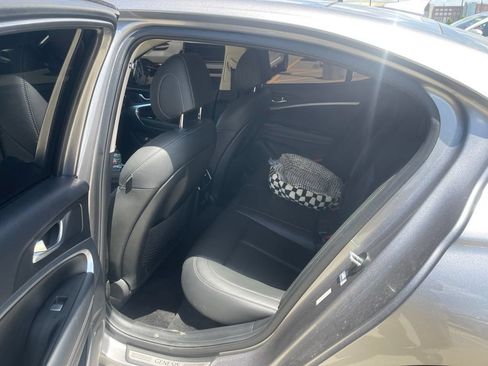 Used 2025 Genesis G70 2.5T RWD image 8