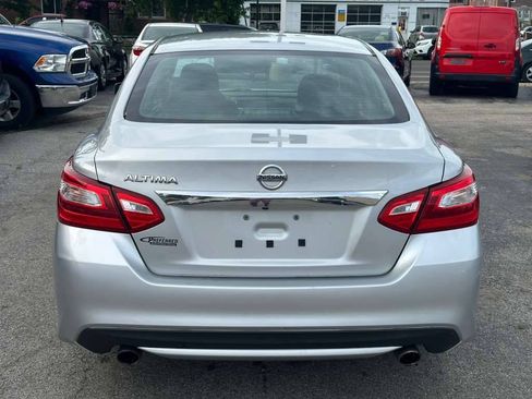 Used 2017 Nissan Altima 2.5 S w/ Power Driver Seat Package FWD image 9