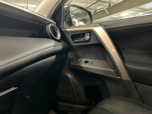 Used 2015 Toyota RAV4 XLE image 20