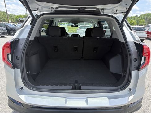 Used 2022 GMC Terrain SLE w/ Driver Convenience Package FWD image 19