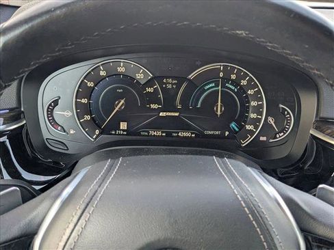 Used 2019 BMW 530e w/ Premium Package image 11