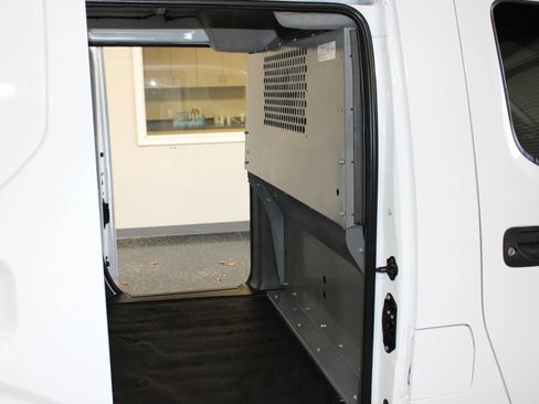 Used 2020 Nissan NV200 S FWD image 27