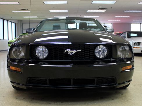 Used 2005 Ford Mustang GT image 20
