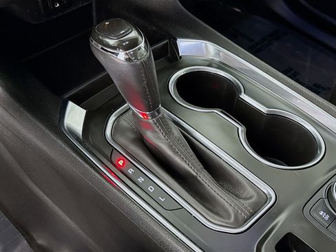 Used 2020 Chevrolet Traverse LT image 17