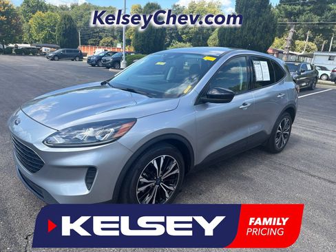Used 2021 Ford Escape SE w/ SE Sport Appearance Package FWD image 1