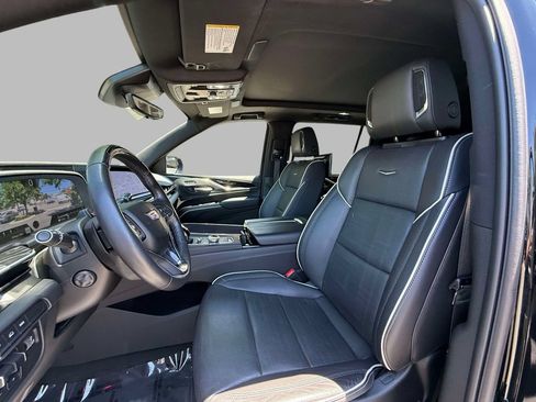 Used 2024 Cadillac Escalade ESV Sport AWD/4WD image 2