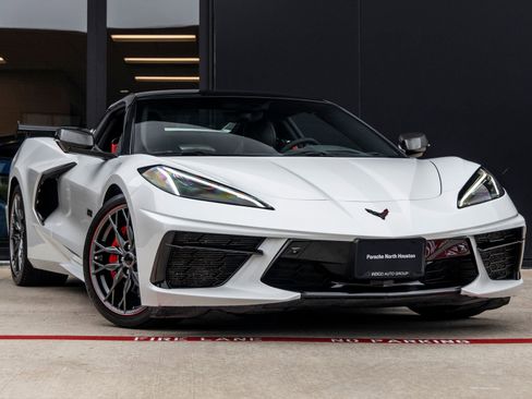 Used 2023 Chevrolet Corvette Stingray Premium Conv RWD image 2