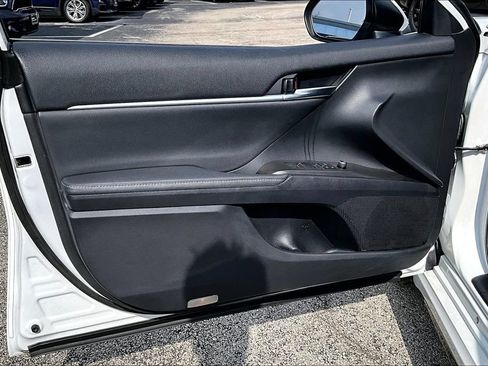 Used 2021 Toyota Camry XSE FWD image 25