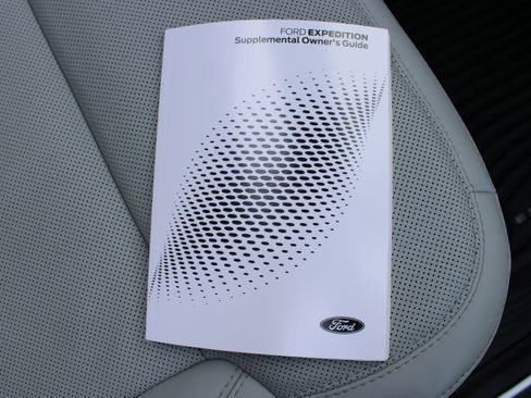 Used 2025 Ford Expedition Max Platinum image 28