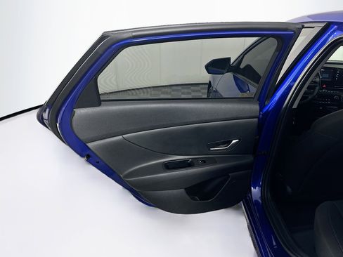 Used 2024 Hyundai Elantra SEL FWD image 25