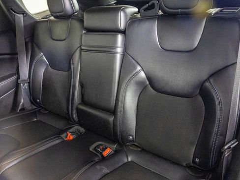 Used 2019 Jeep Cherokee Latitude Plus w/ Cold Weather Group image 30