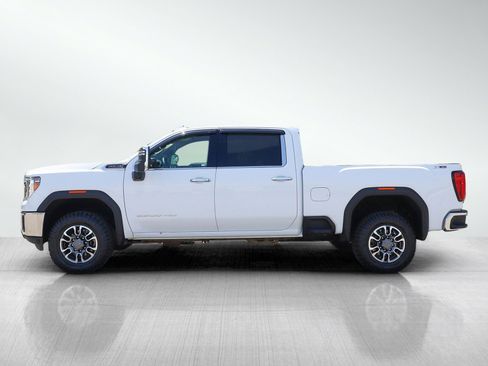 Used 2022 GMC Sierra 3500 SLT w/ X31 Off-Road Package AWD/4WD image 2