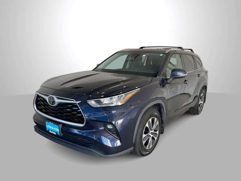 Used 2020 Toyota Highlander XLE image 1