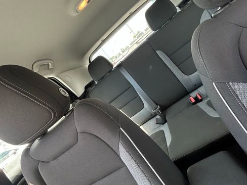 Used 2023 Chevrolet TrailBlazer LS FWD image 13