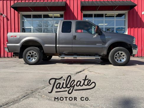 Used 2005 Ford F250 Lariat AWD/4WD image 1
