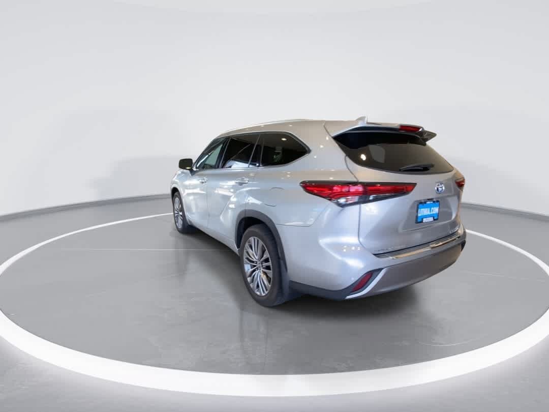 Used 2021 Toyota Highlander Platinum AWD/4WD image 6
